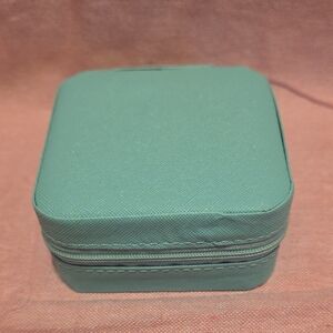 Mint Green Square Travel Jewelry Case